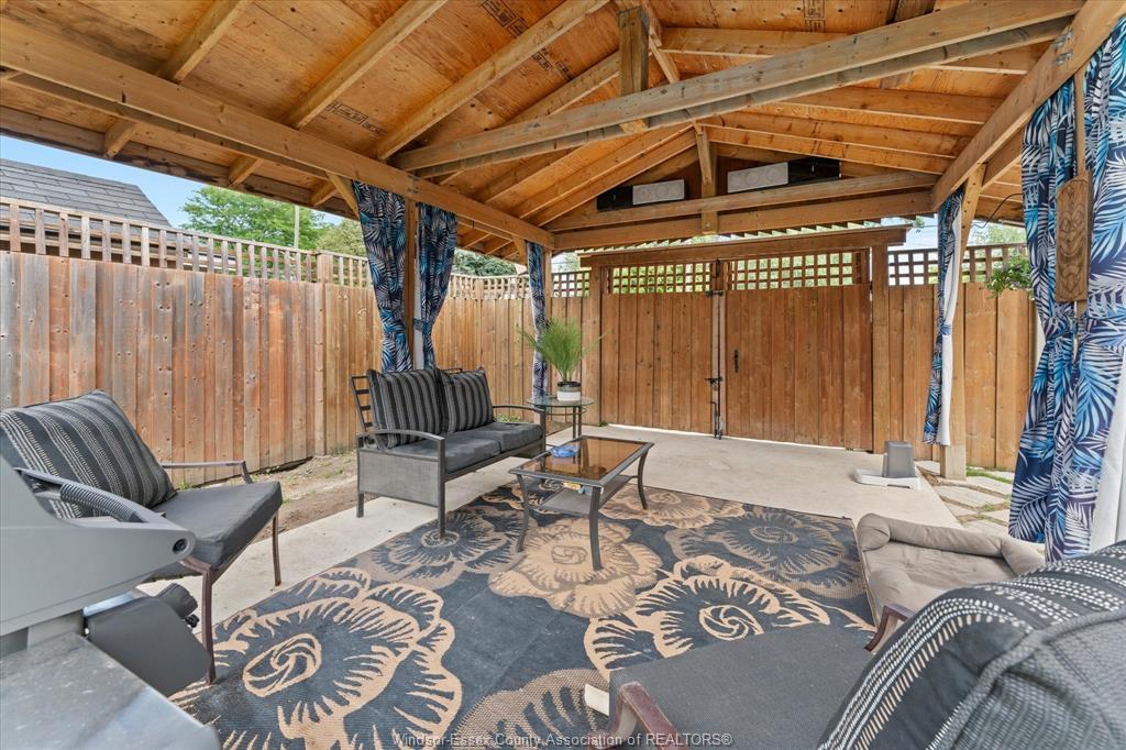 2498 Bernard, Windsor, ON