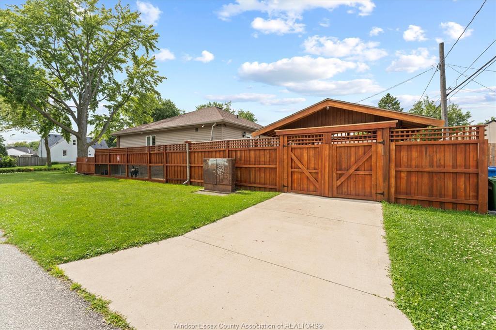 2498 Bernard, Windsor, ON