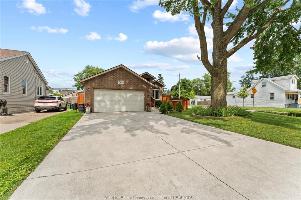 2498 Bernard, Windsor, ON