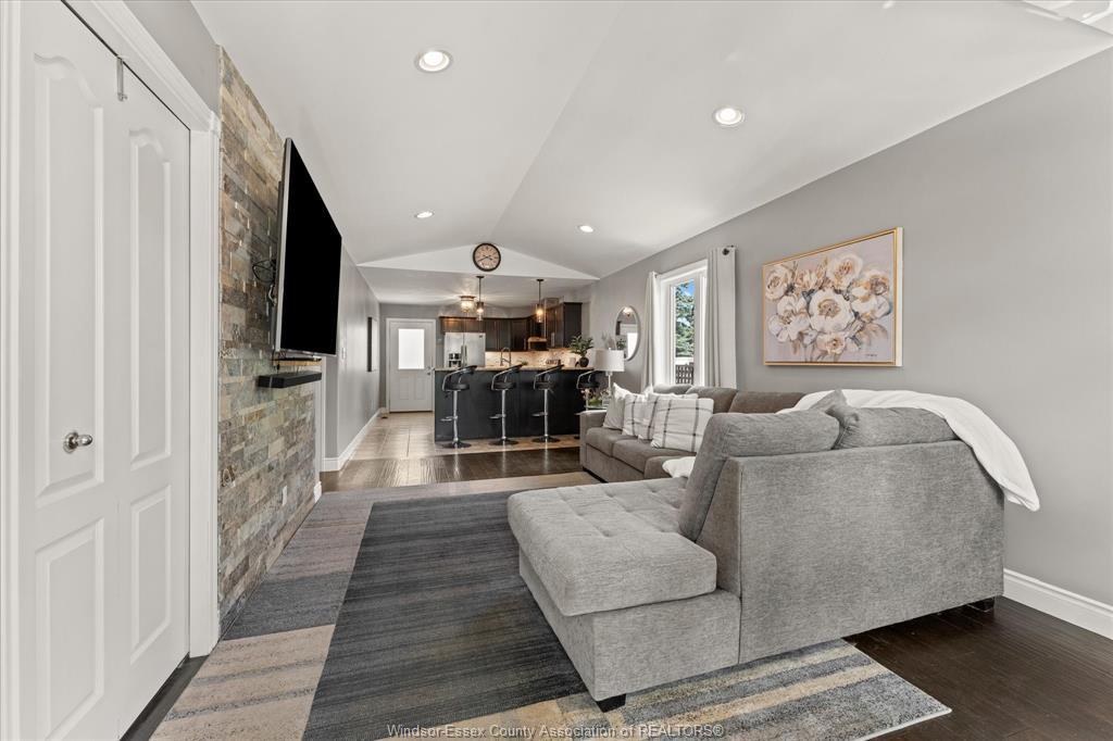 2498 Bernard, Windsor, ON