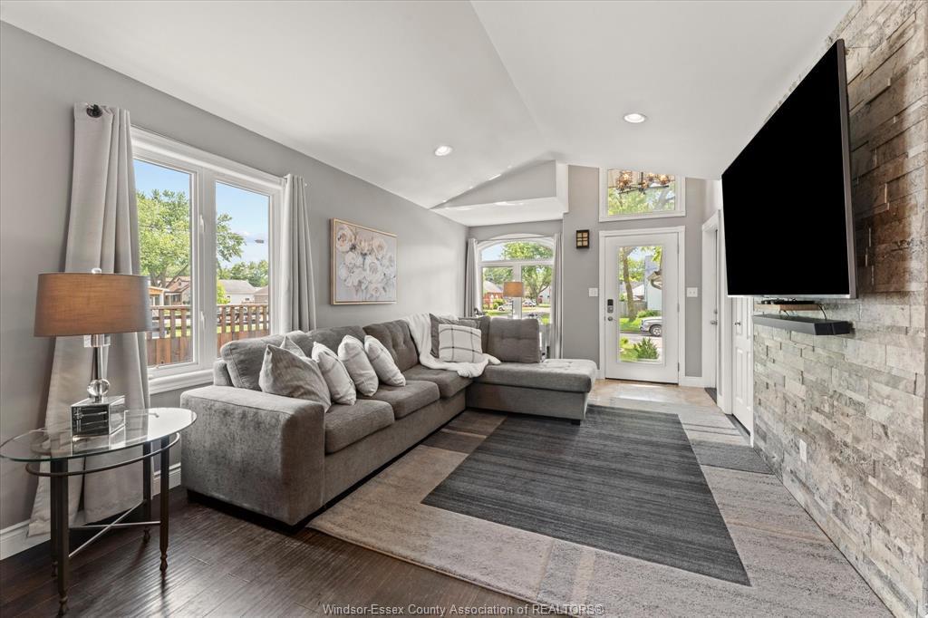 2498 Bernard, Windsor, ON