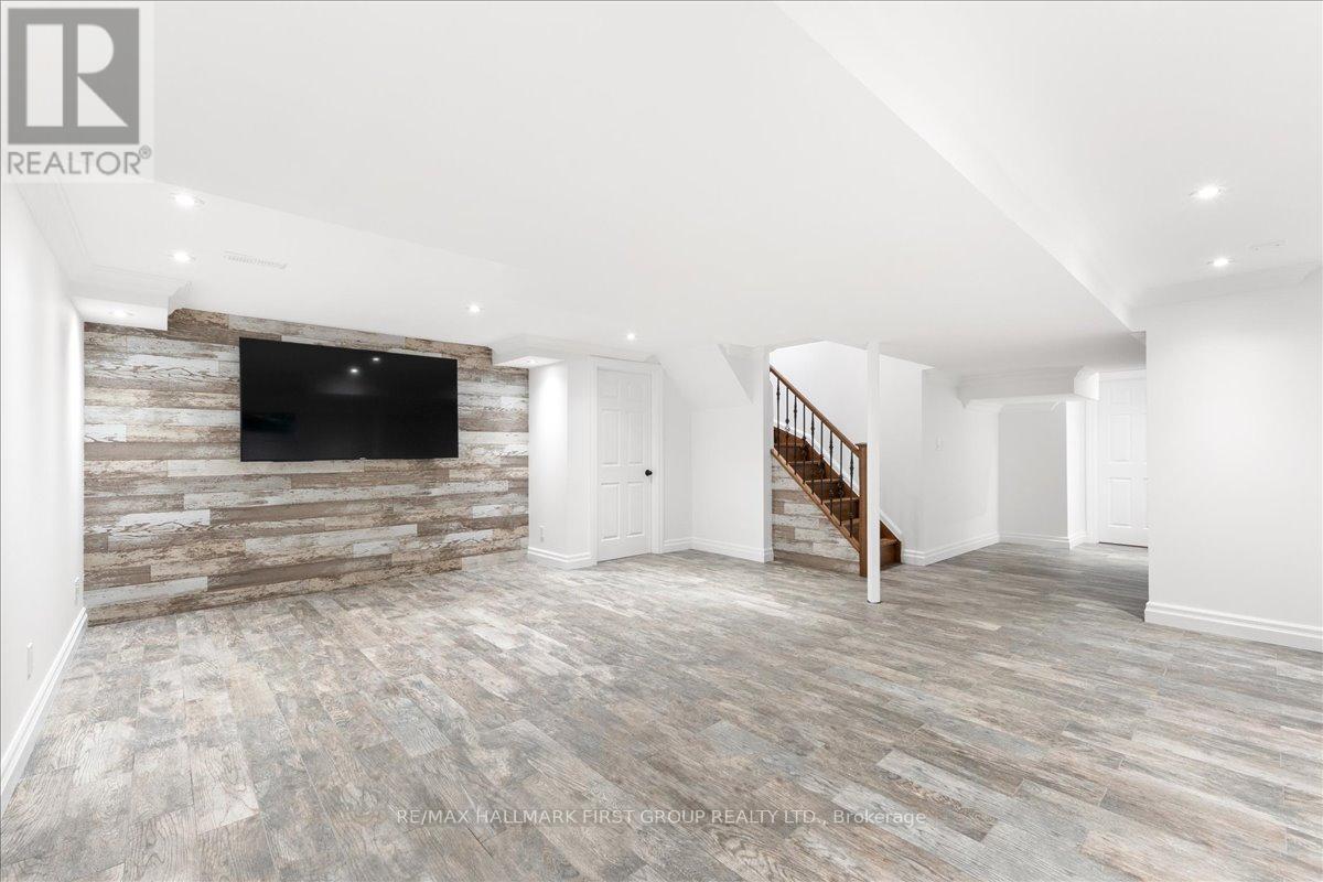 986 Mountcastle Crescent, Pickering, ON