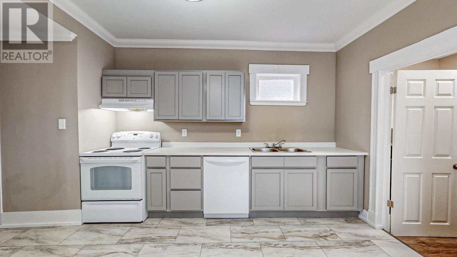 Apt A Kitchen - 8 Blatch Avenue, St. John'S, NL