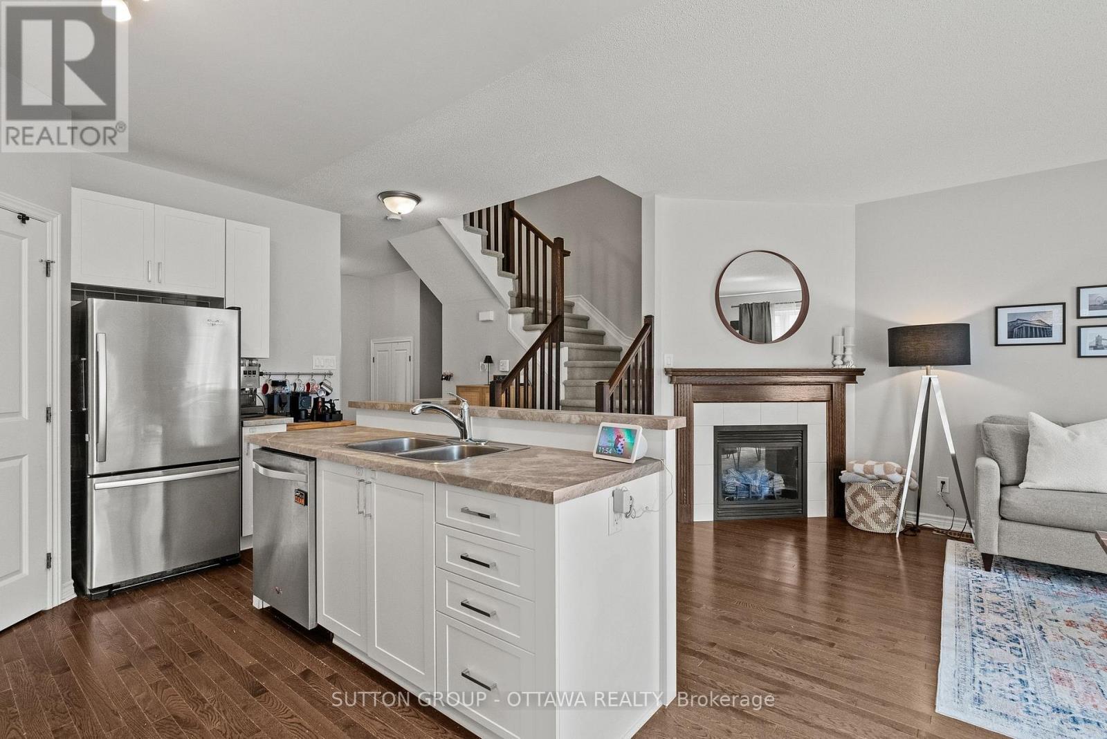 711 Hazelnut Crescent, Ottawa, ON