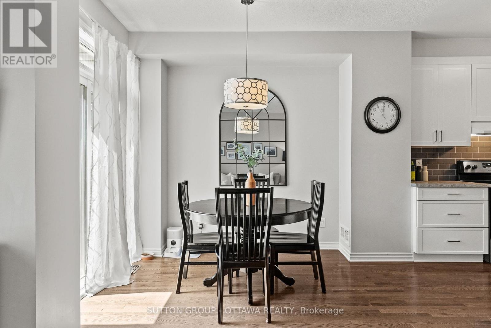 711 Hazelnut Crescent, Ottawa, ON