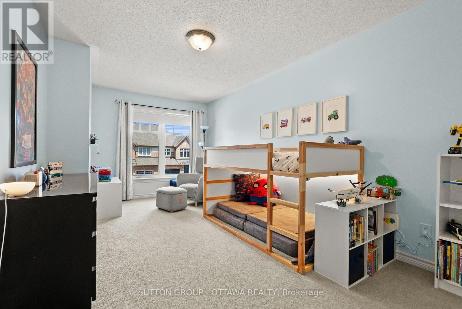 711 Hazelnut Crescent, Ottawa, ON