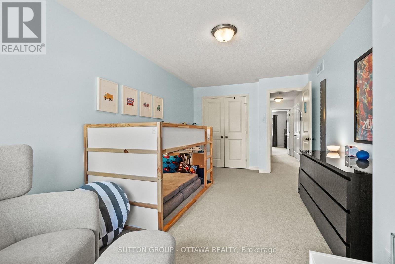 711 Hazelnut Crescent, Ottawa, ON