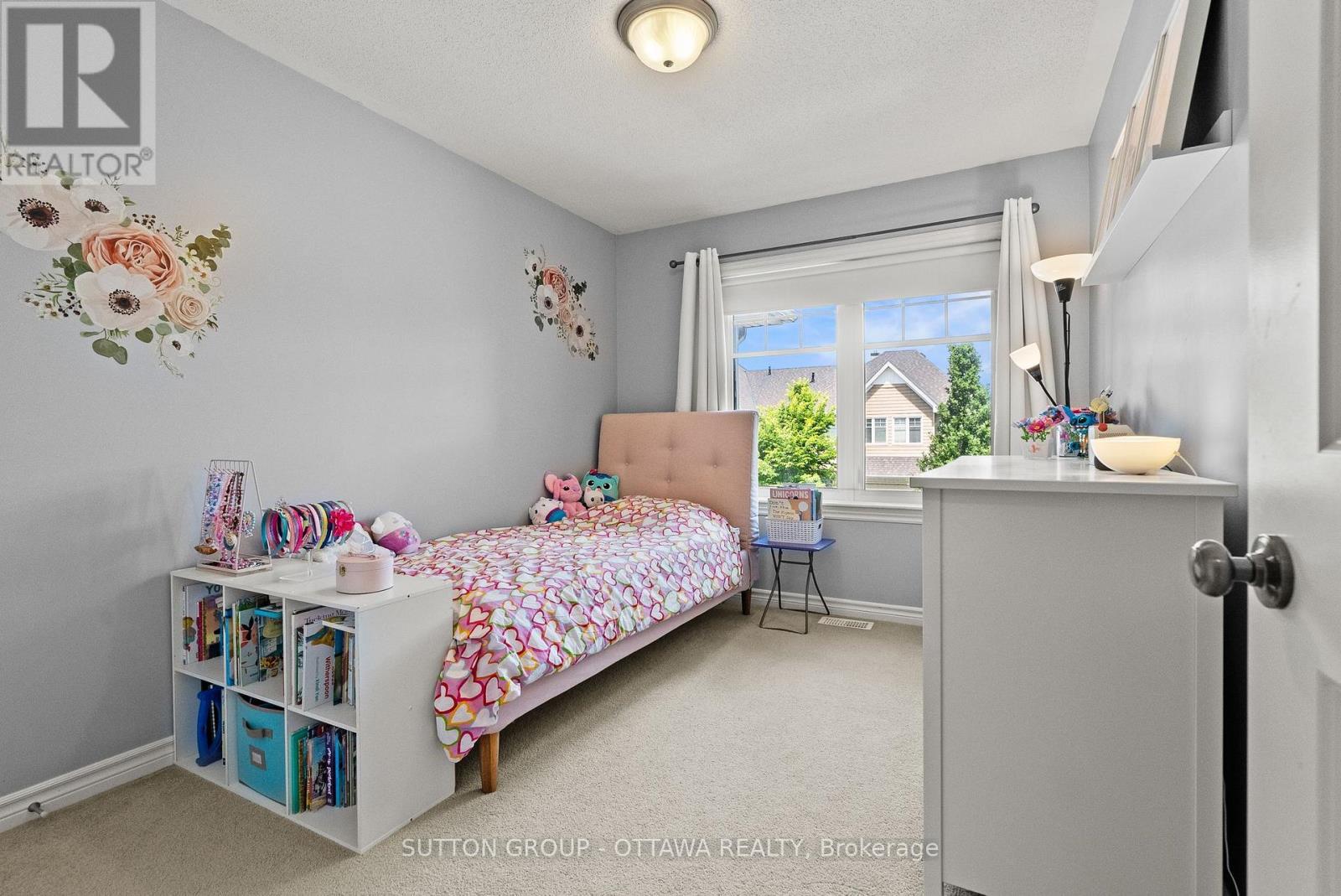 711 Hazelnut Crescent, Ottawa, ON