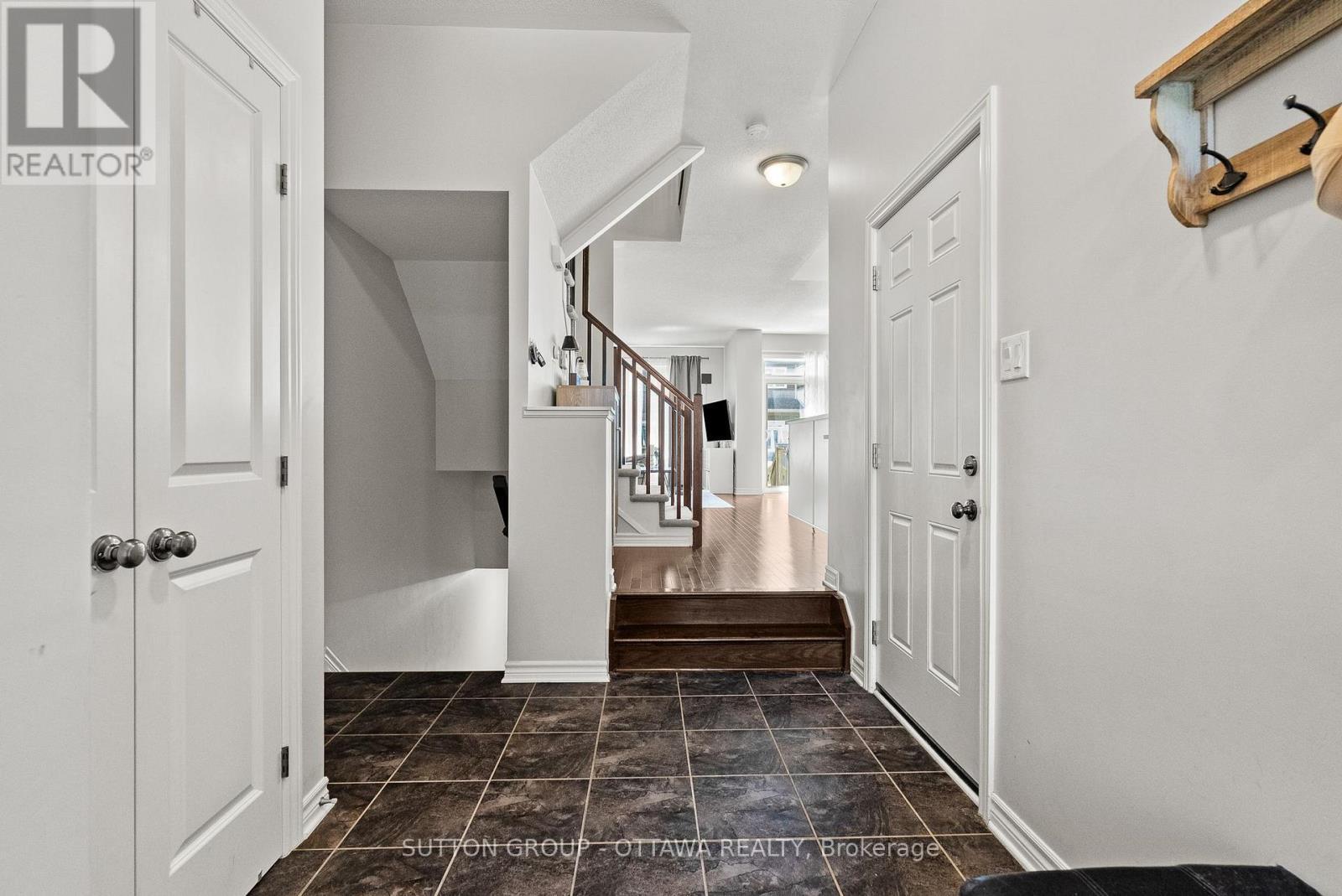 711 Hazelnut Crescent, Ottawa, ON