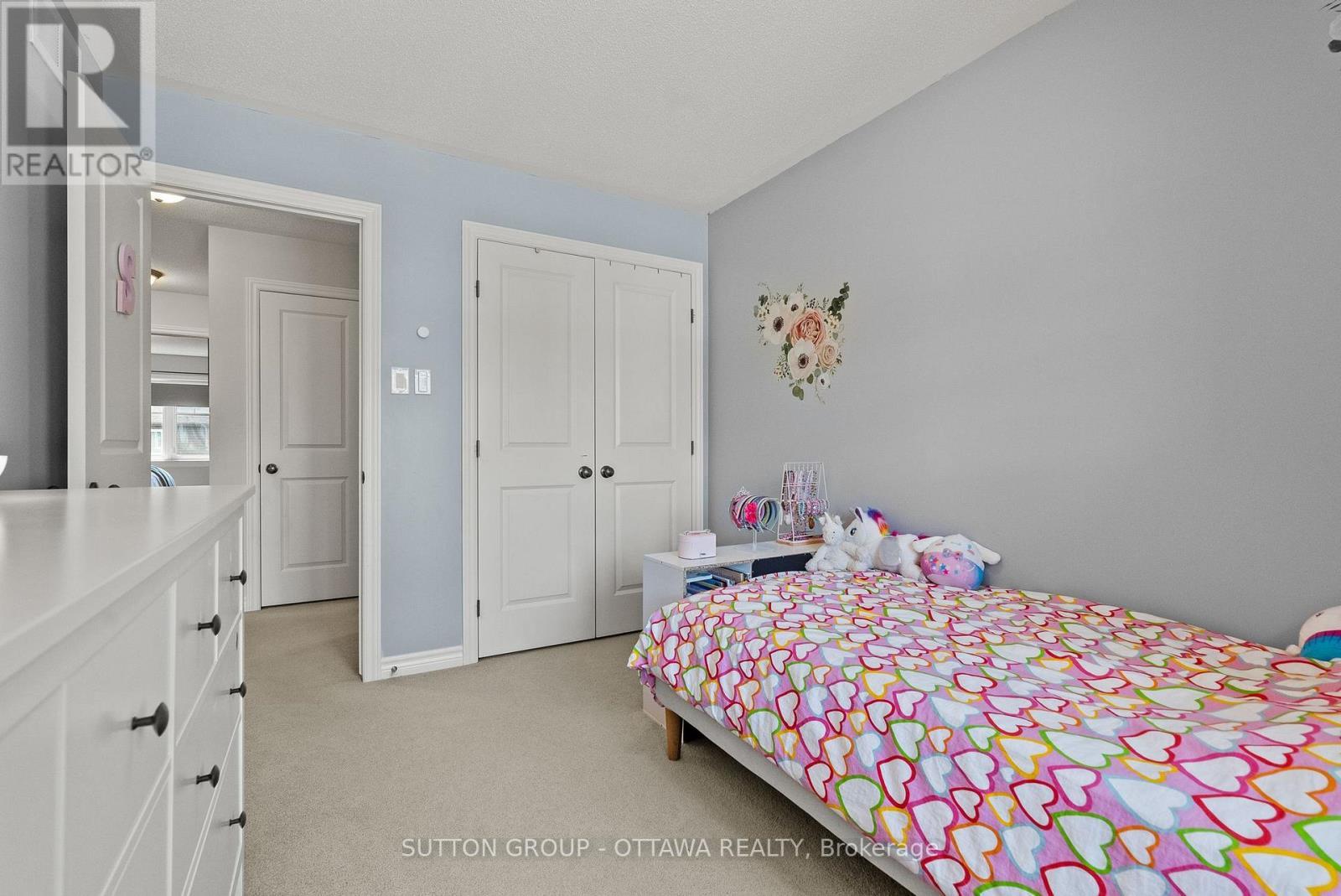 711 Hazelnut Crescent, Ottawa, ON
