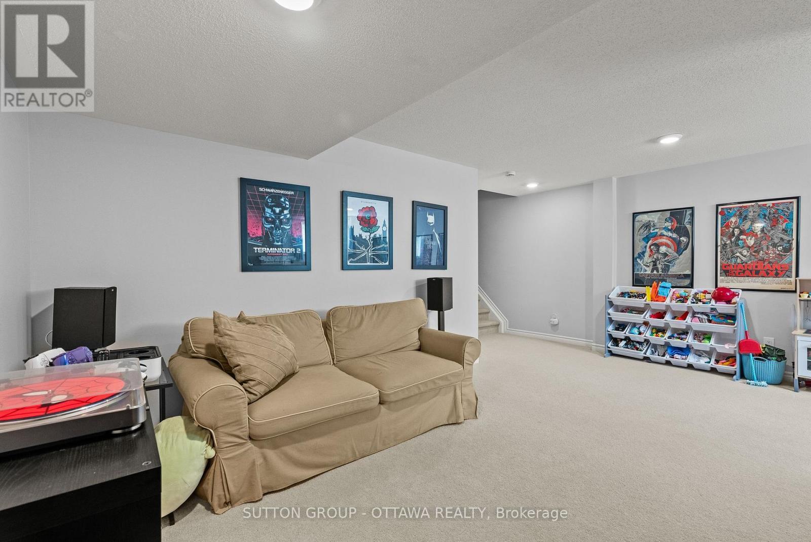 711 Hazelnut Crescent, Ottawa, ON