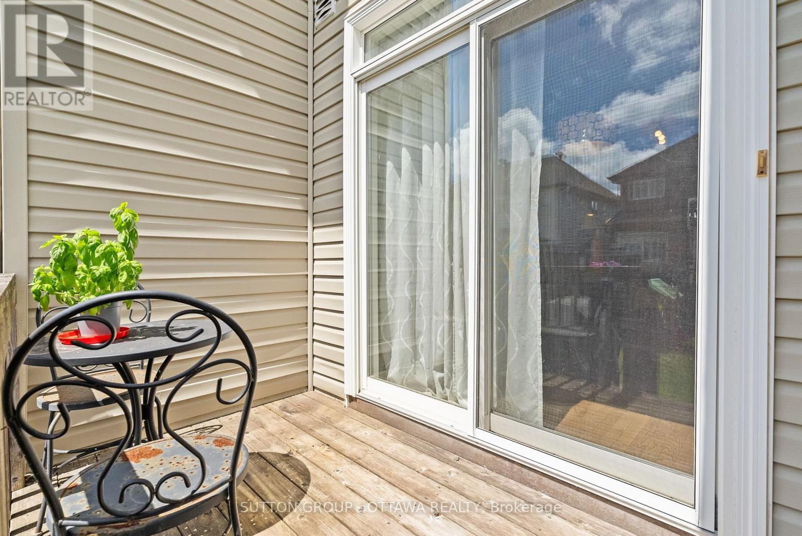 711 Hazelnut Crescent, Ottawa, ON
