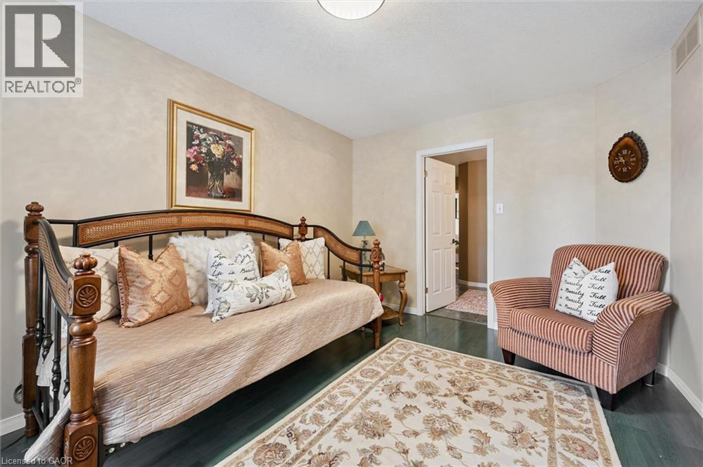 658 Ellesmere Court, Waterloo, ON