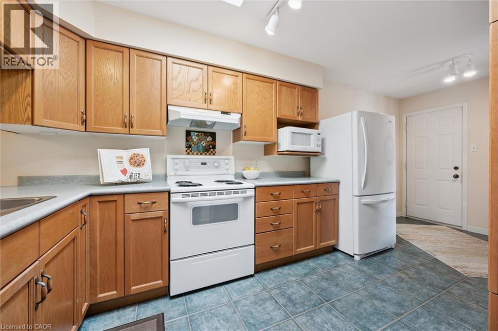 658 Ellesmere Court, Waterloo, ON