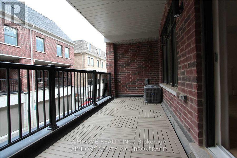 39 Seacoasts Circle, Vaughan, ON