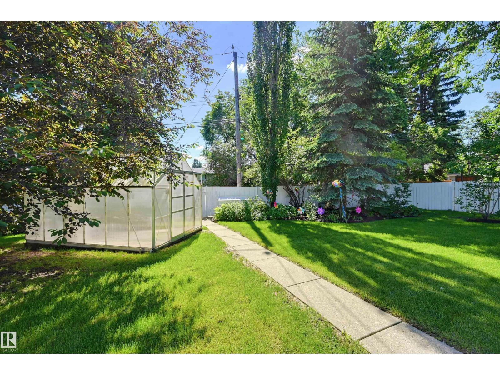 8723 137 St Nw, Edmonton, AB