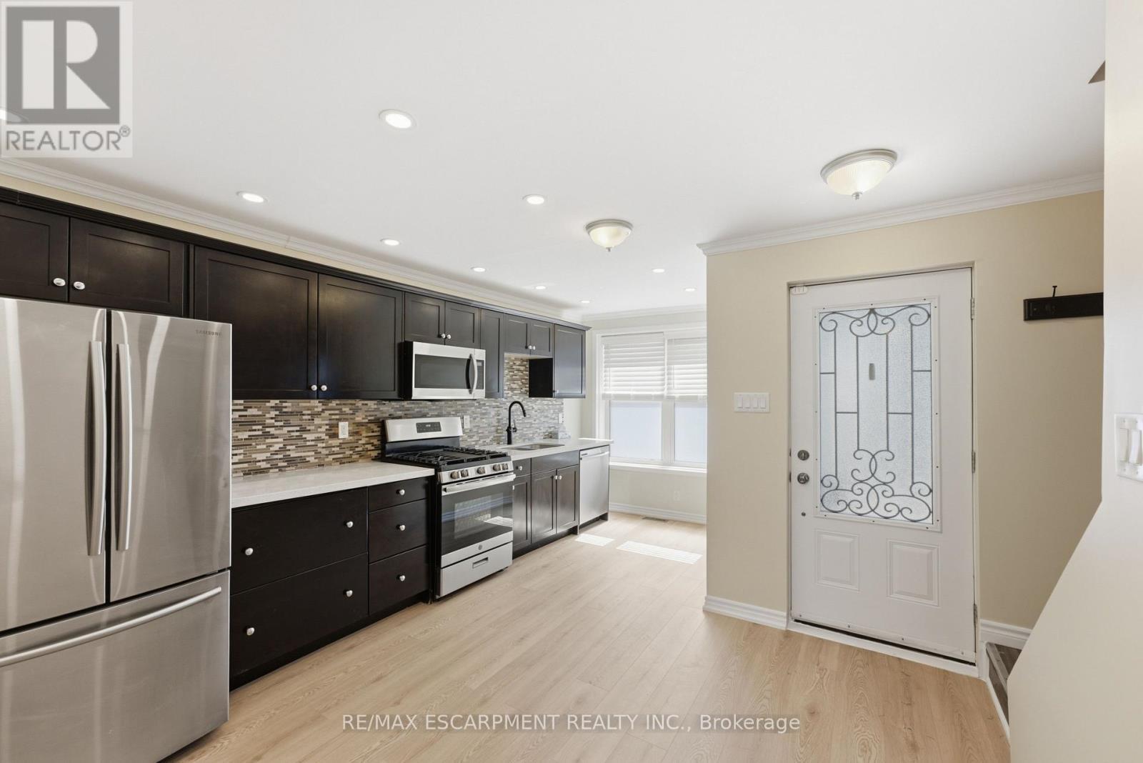 Kitchen/Dining area - 309 Cope Street, Hamilton, ON - Indoor Photo Showing Kitchen With Stainless Steel Kitchen