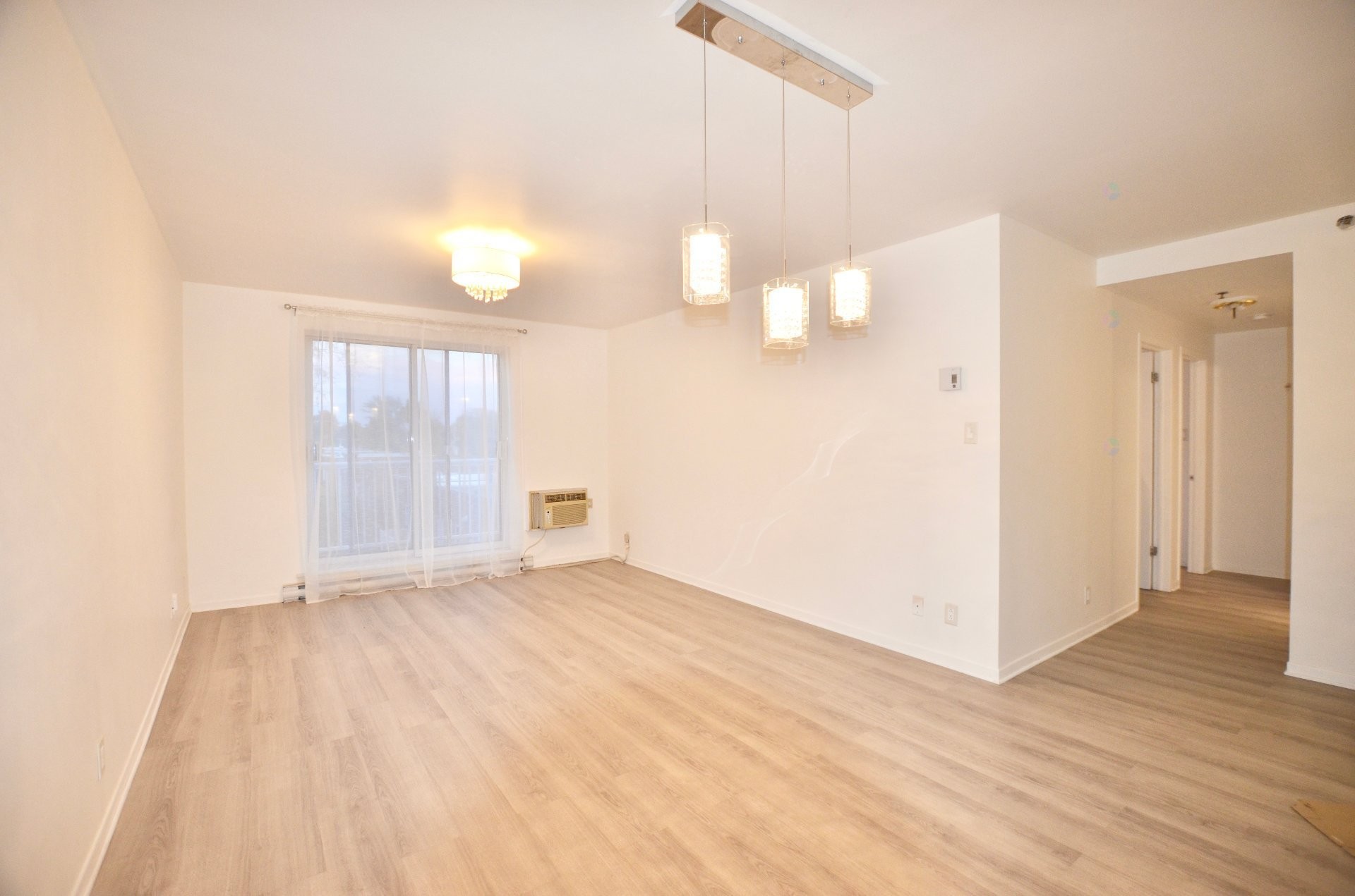 Living Room - 406-6840 Av. Fielding, Montréal (Côte-Des-Neiges/Notre-Dame-De-Grâce), QC