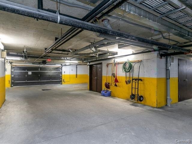 Parking - 406-6840 Av. Fielding, Montréal (Côte-Des-Neiges/Notre-Dame-De-Grâce), QC