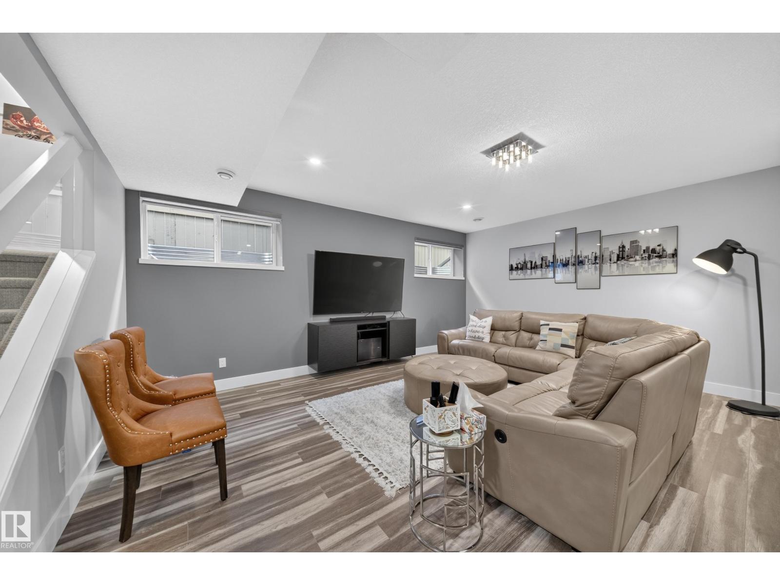 4407 Westcliff Cl Sw, Edmonton, AB