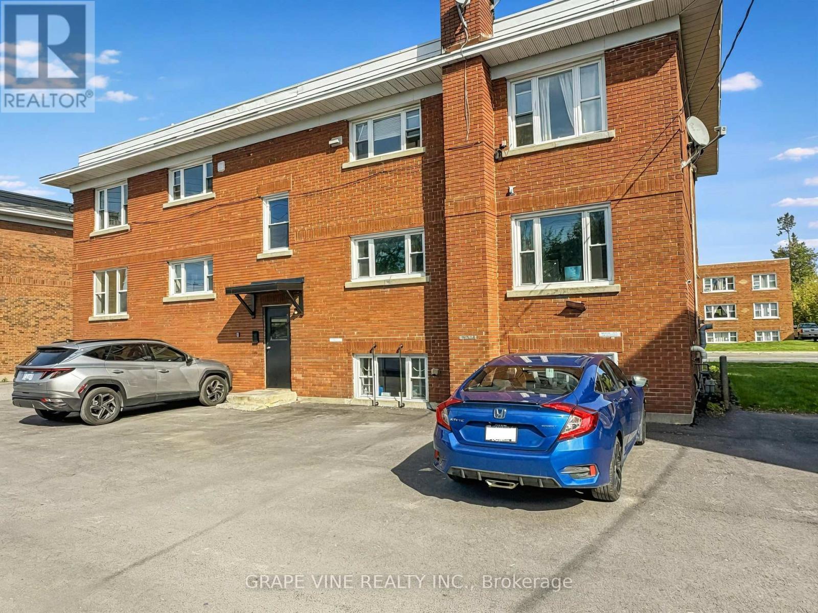 824 Kirkwood Avenue, Ottawa, ON