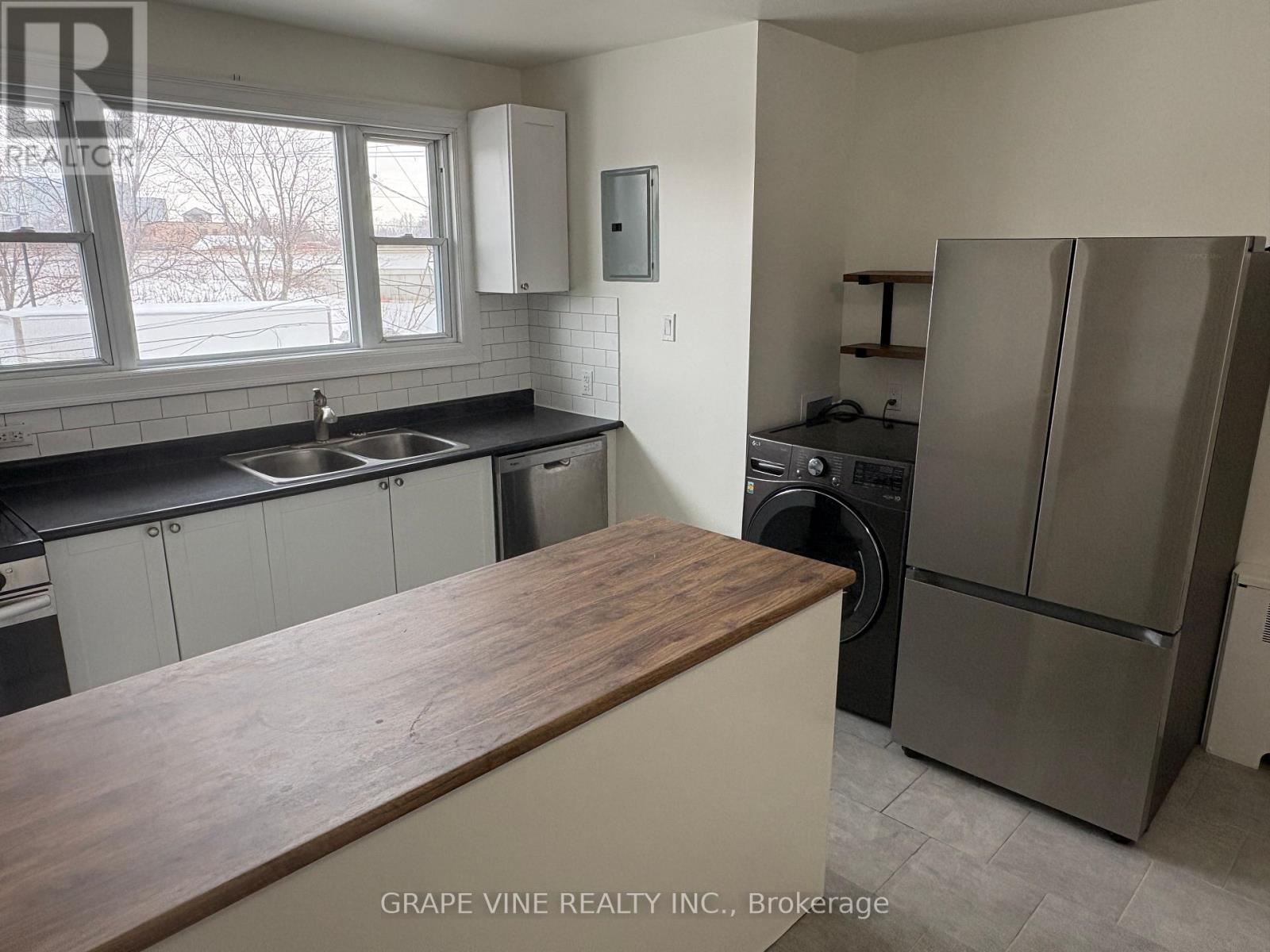 824 Kirkwood Avenue, Ottawa, ON