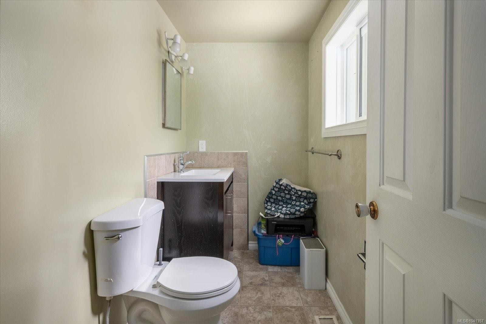 671 Beaconsfield Rd, Nanaimo, BC