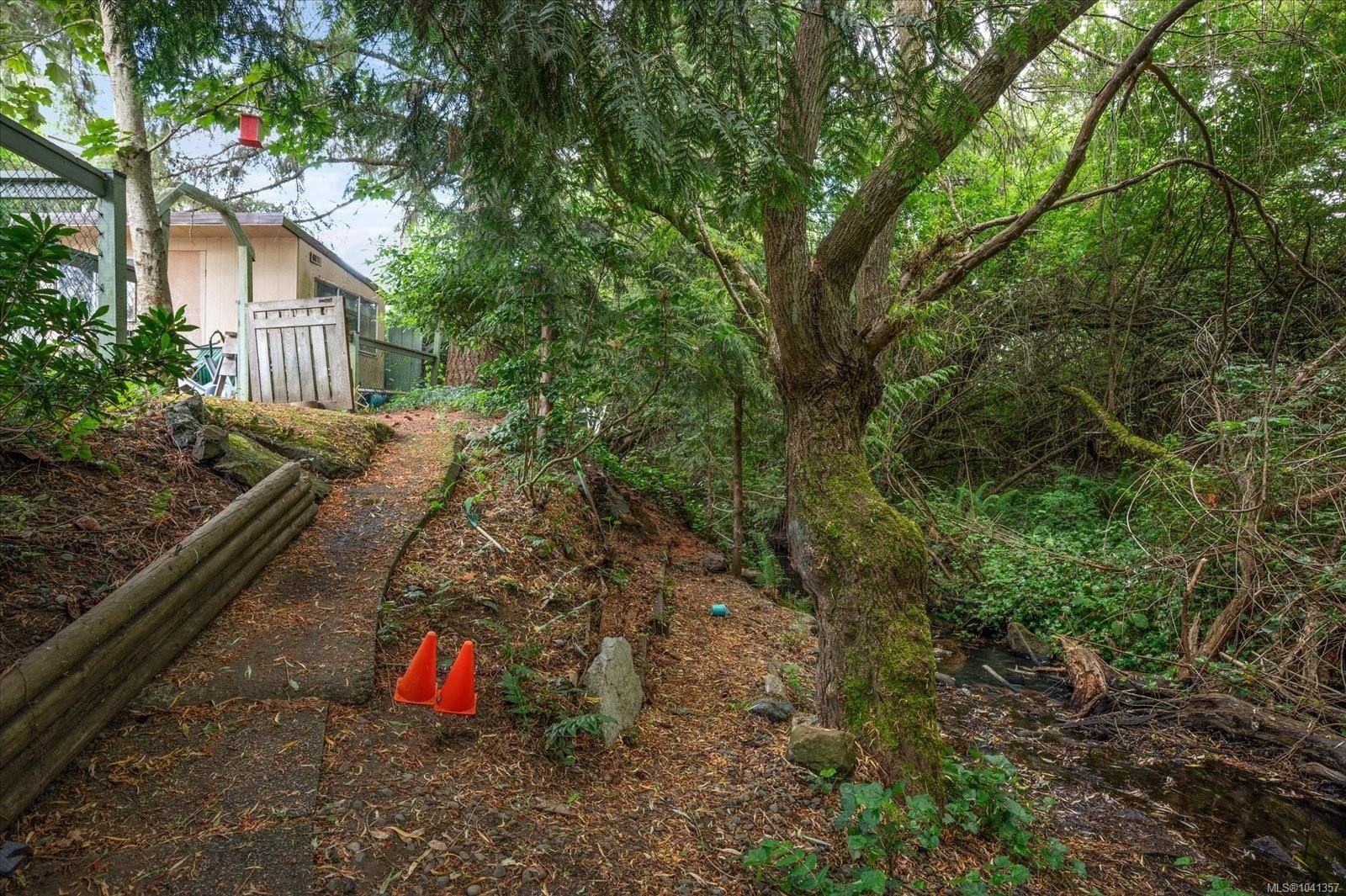 671 Beaconsfield Rd, Nanaimo, BC
