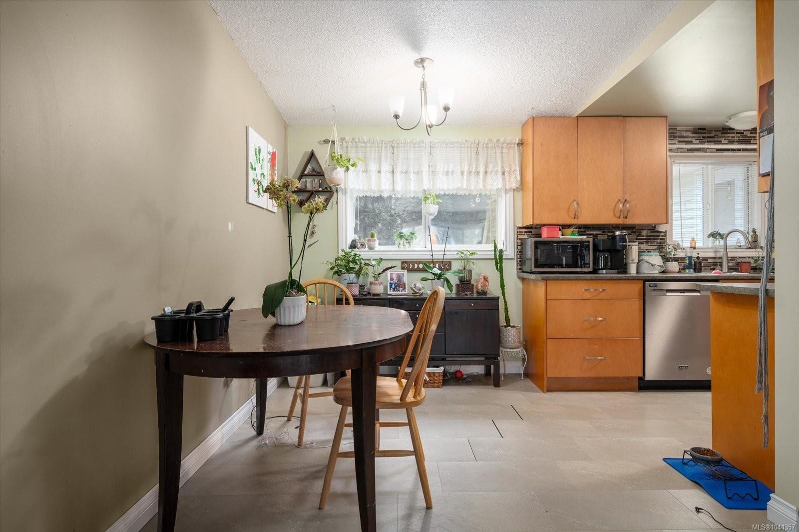 671 Beaconsfield Rd, Nanaimo, BC