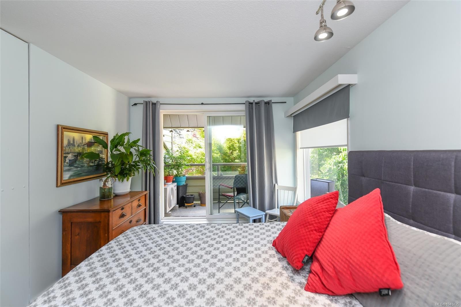 #205-2250 Manor Pl, Comox, BC