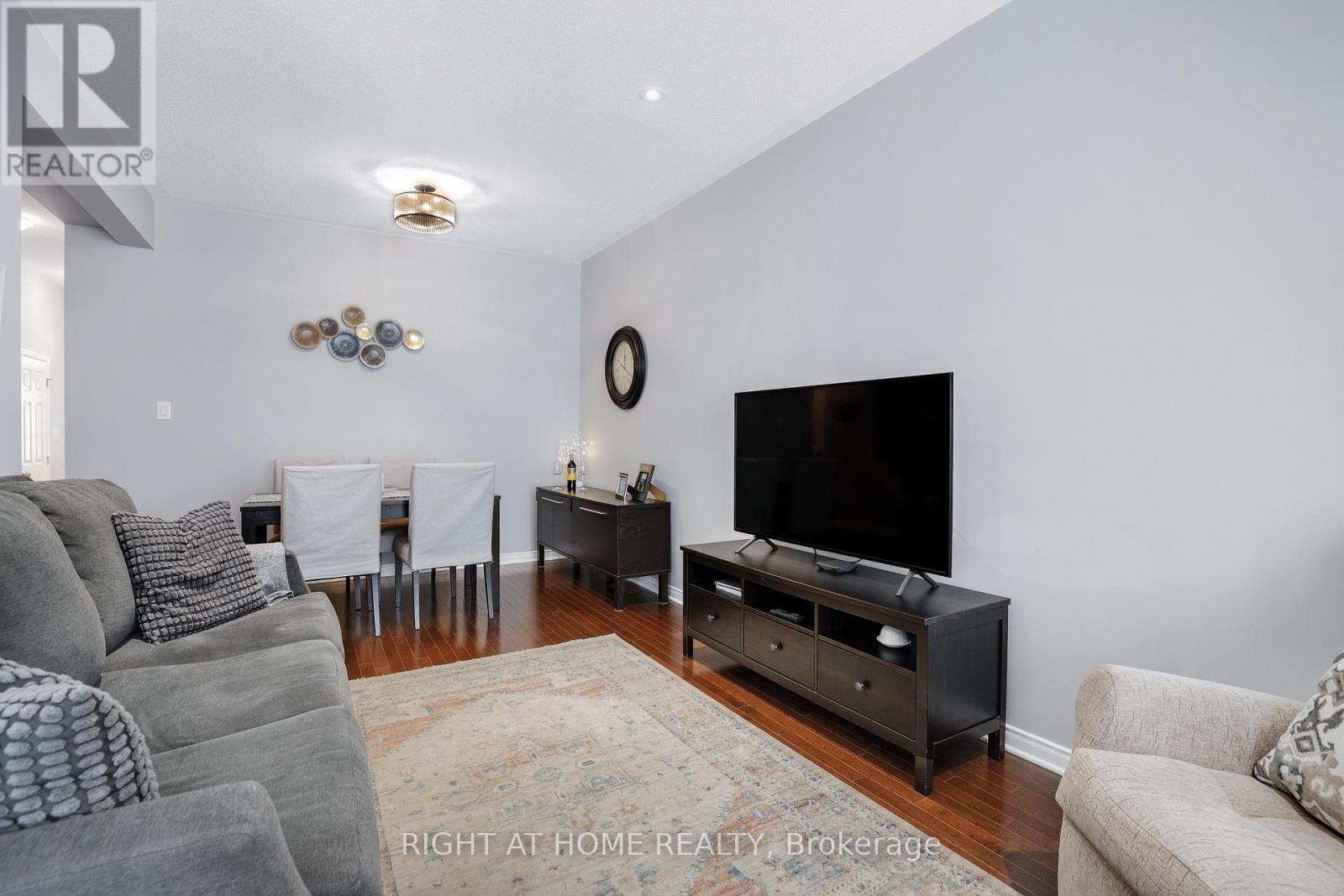Living Room - 577 Ashbourne Crescent, Ottawa, ON