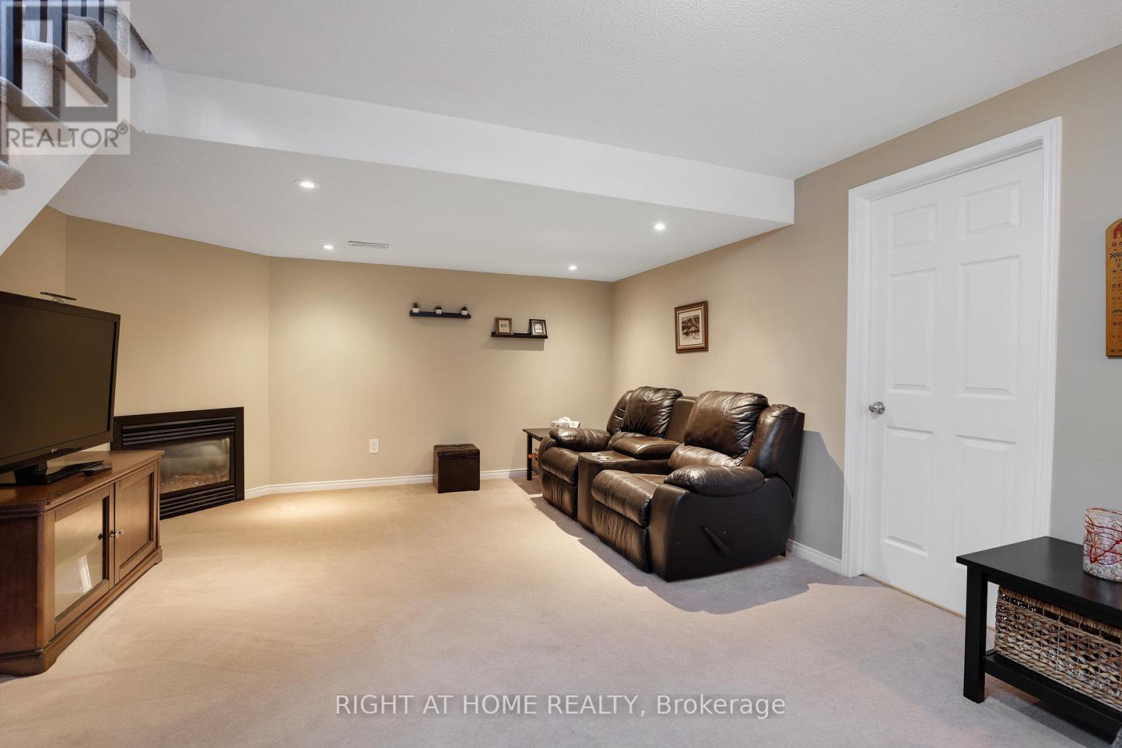 Basement Family Room - 577 Ashbourne Crescent, Ottawa, ON