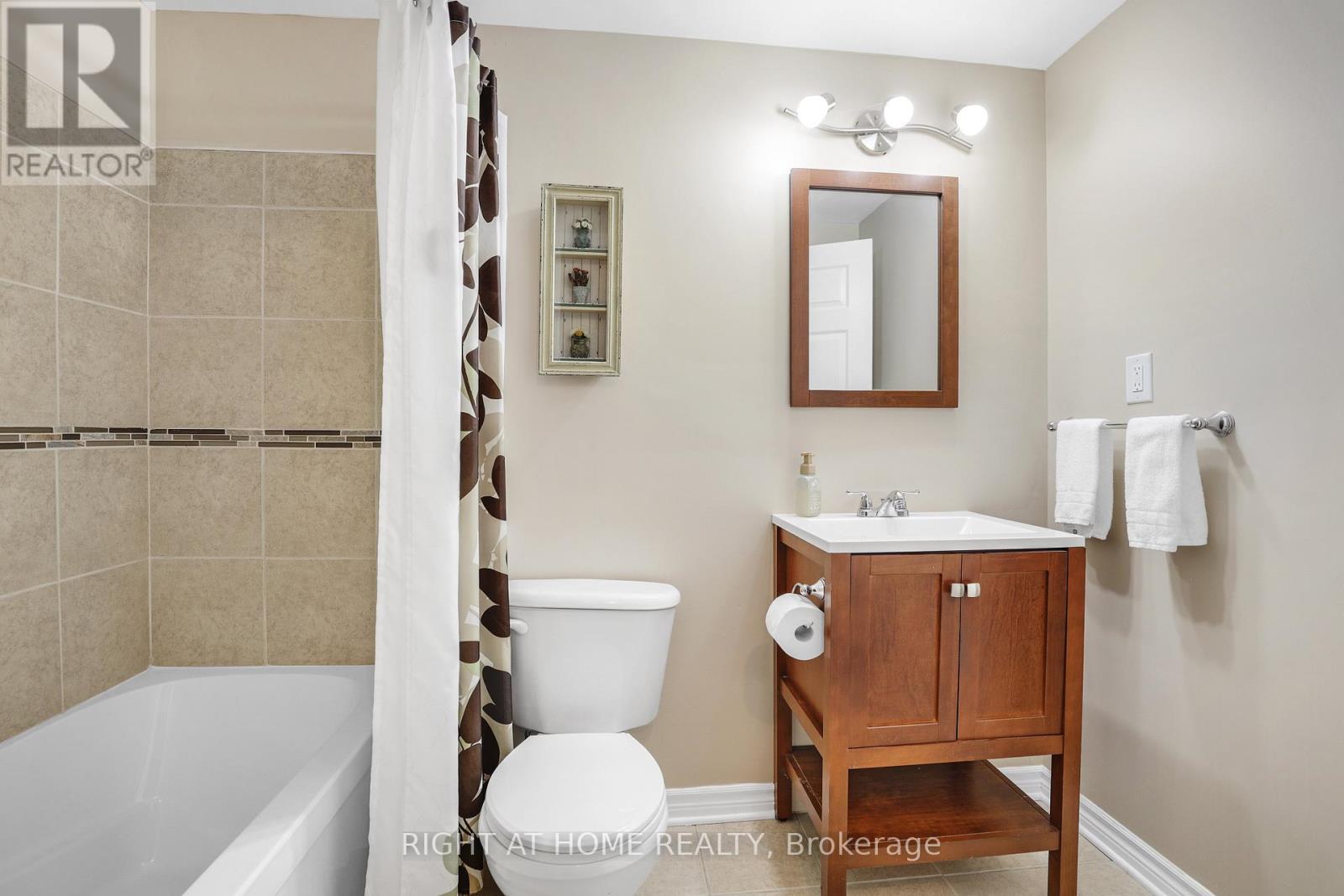 Basement Bath - 577 Ashbourne Crescent, Ottawa, ON