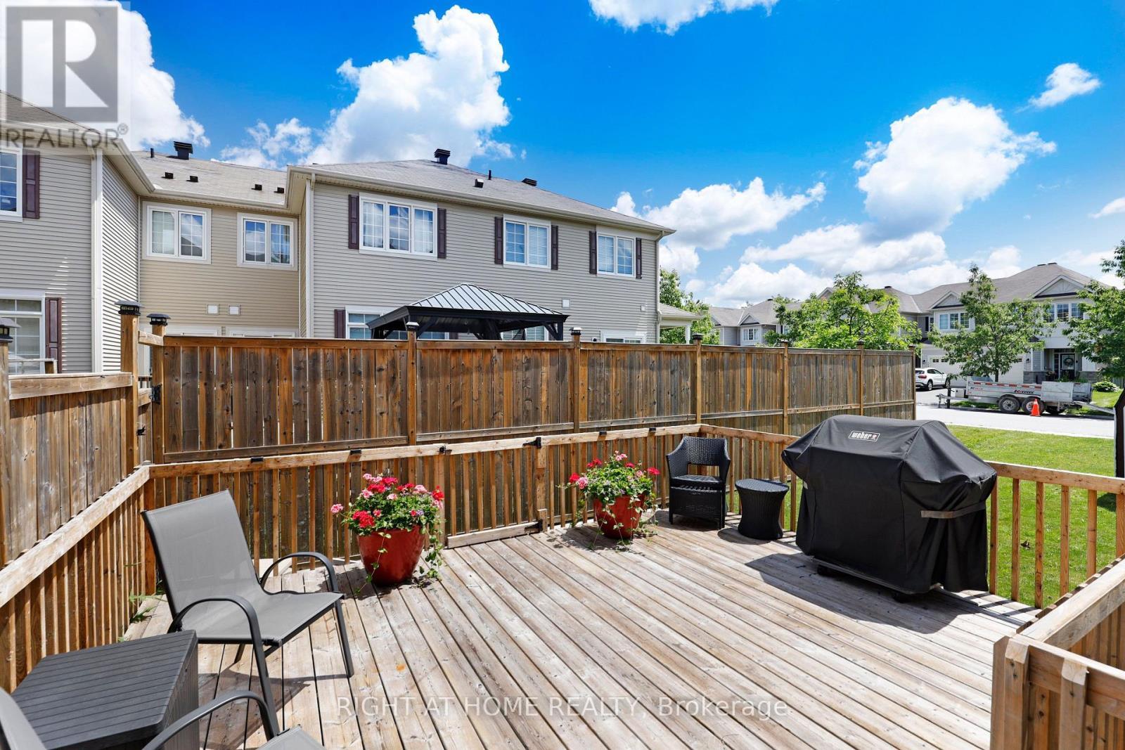 Back Deck - 577 Ashbourne Crescent, Ottawa, ON