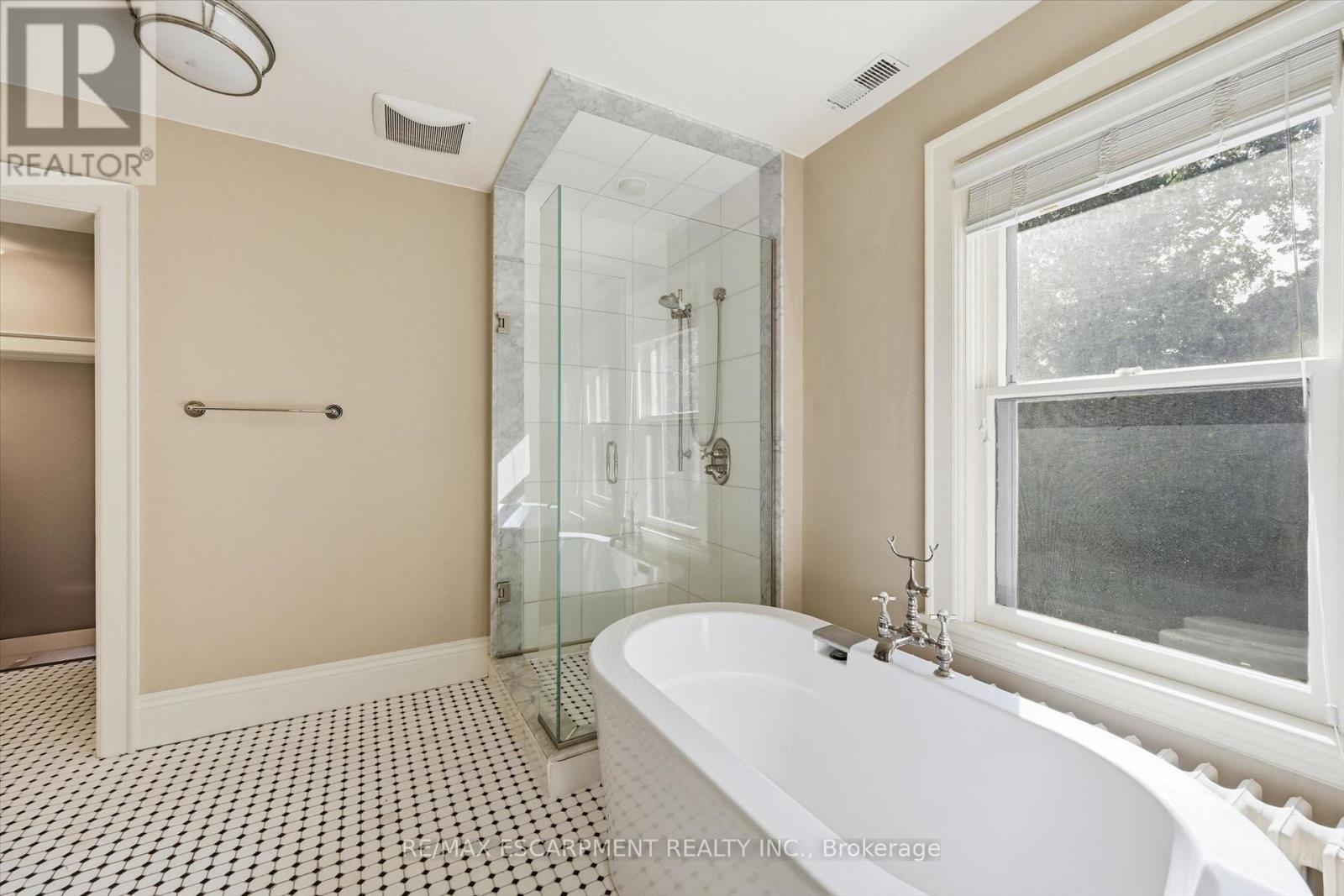 73 Dromore Crescent, Hamilton, ON