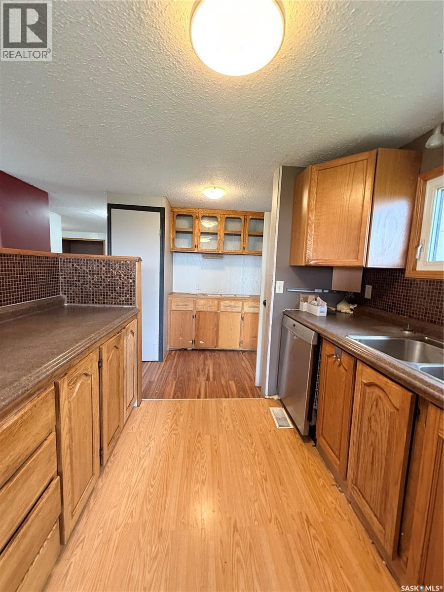 151-201 37 Highway, Shaunavon, SK
