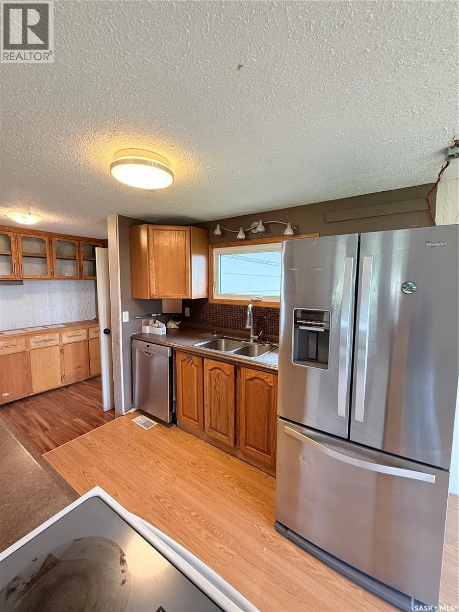 151-201 37 Highway, Shaunavon, SK