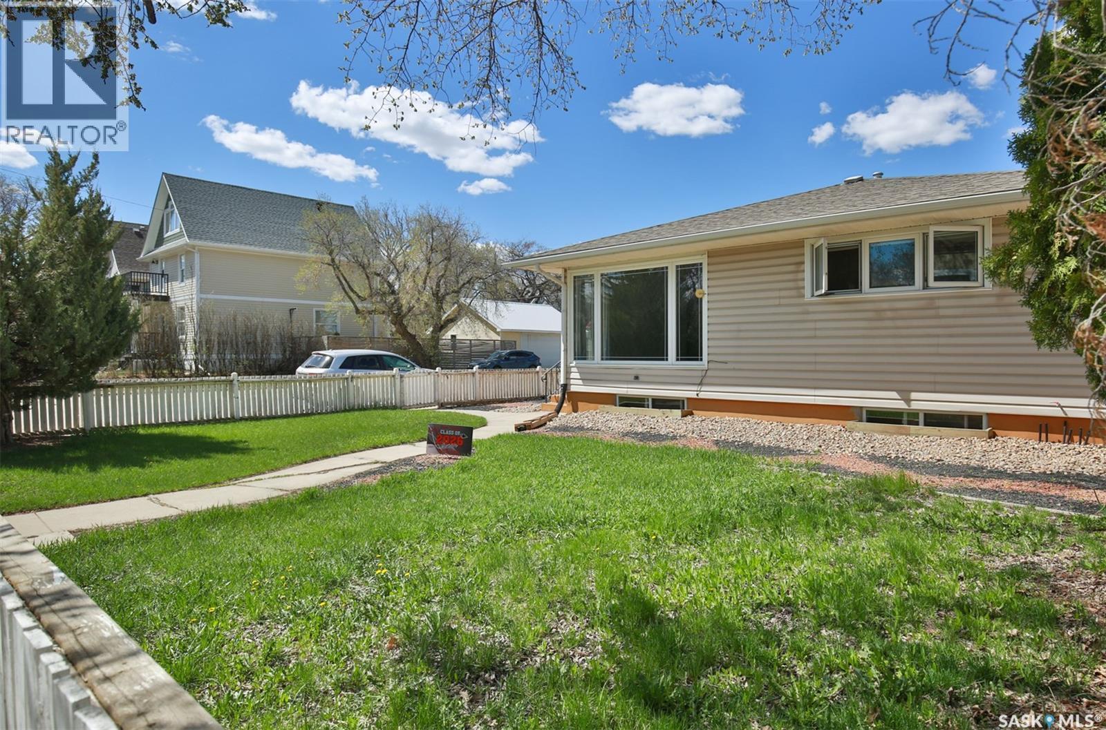 1204 3Rd Avenue Nw, Moose Jaw, SK