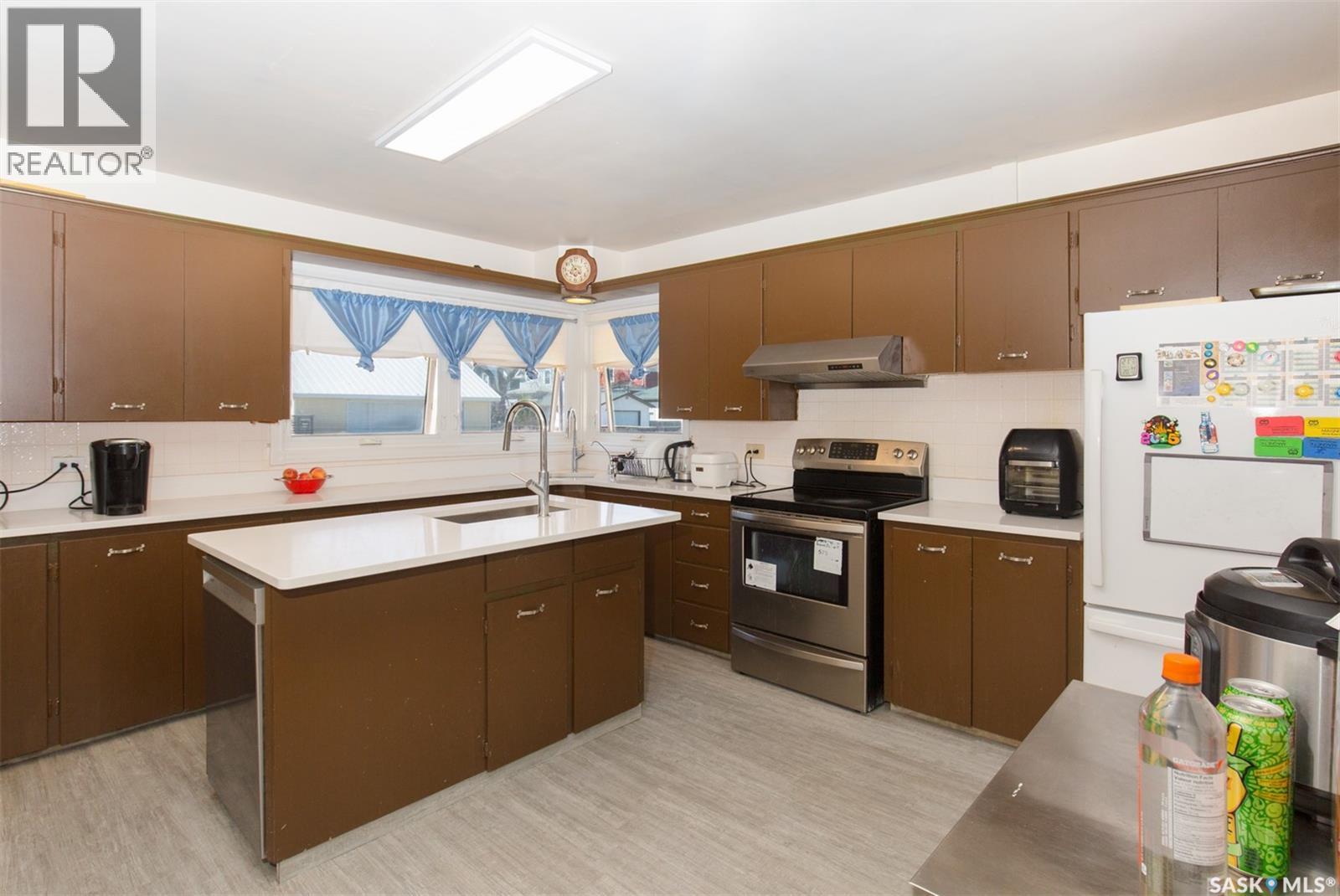 1204 3Rd Avenue Nw, Moose Jaw, SK