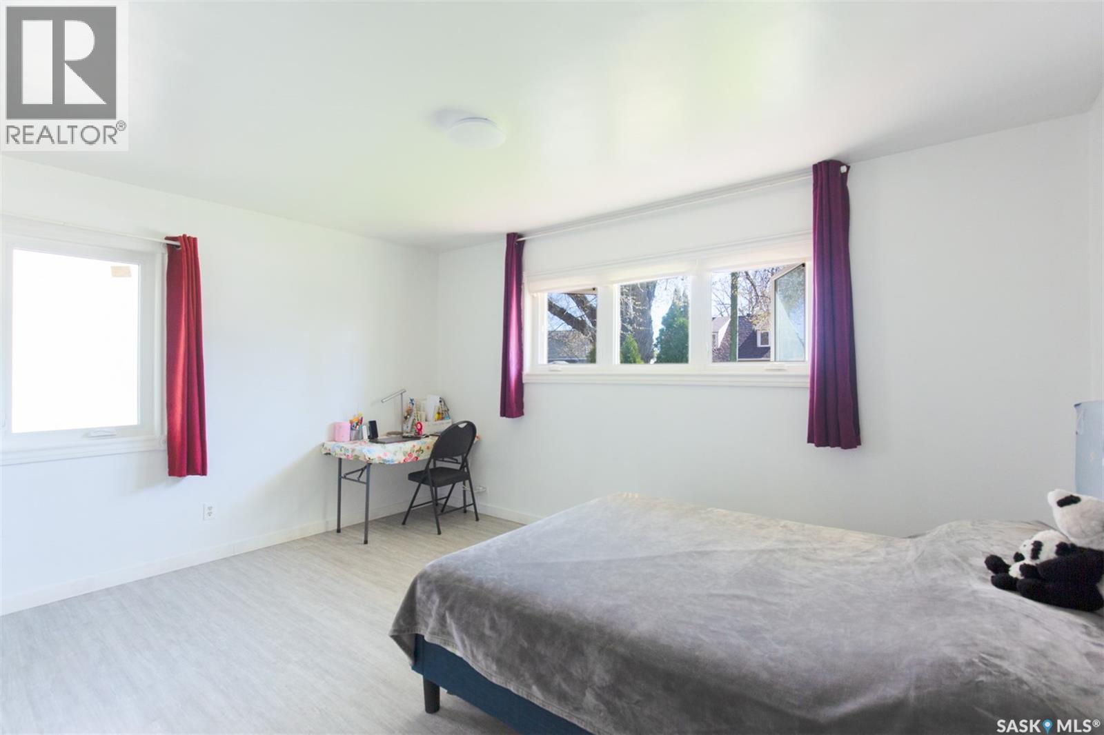 1204 3Rd Avenue Nw, Moose Jaw, SK