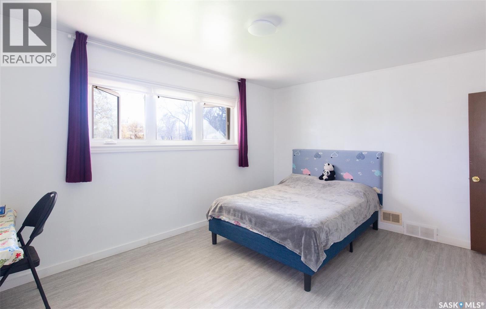 1204 3Rd Avenue Nw, Moose Jaw, SK