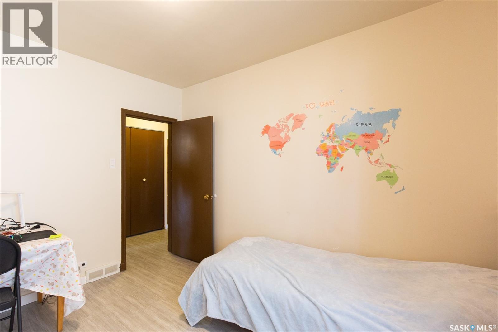 1204 3Rd Avenue Nw, Moose Jaw, SK