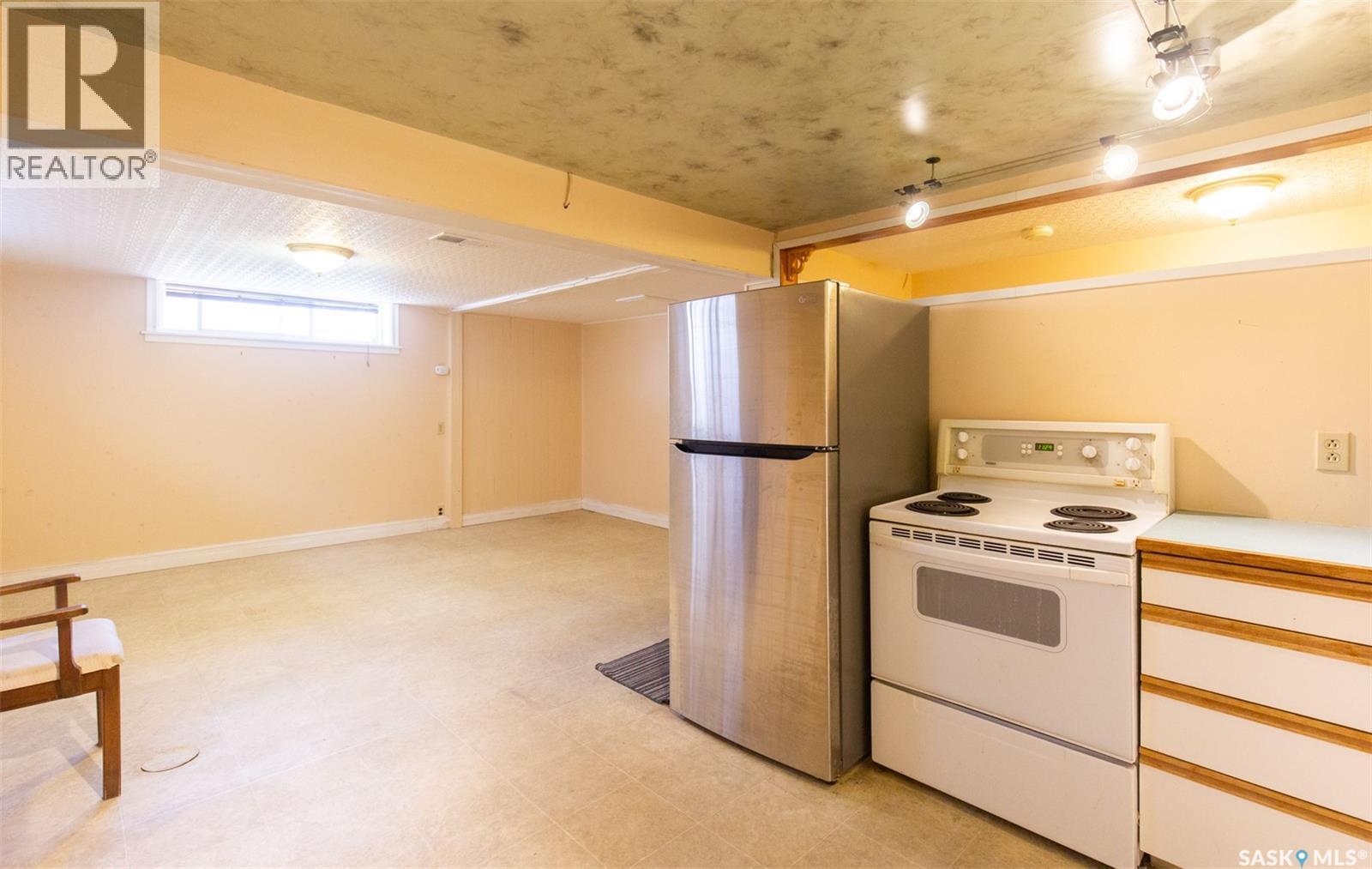 1204 3Rd Avenue Nw, Moose Jaw, SK