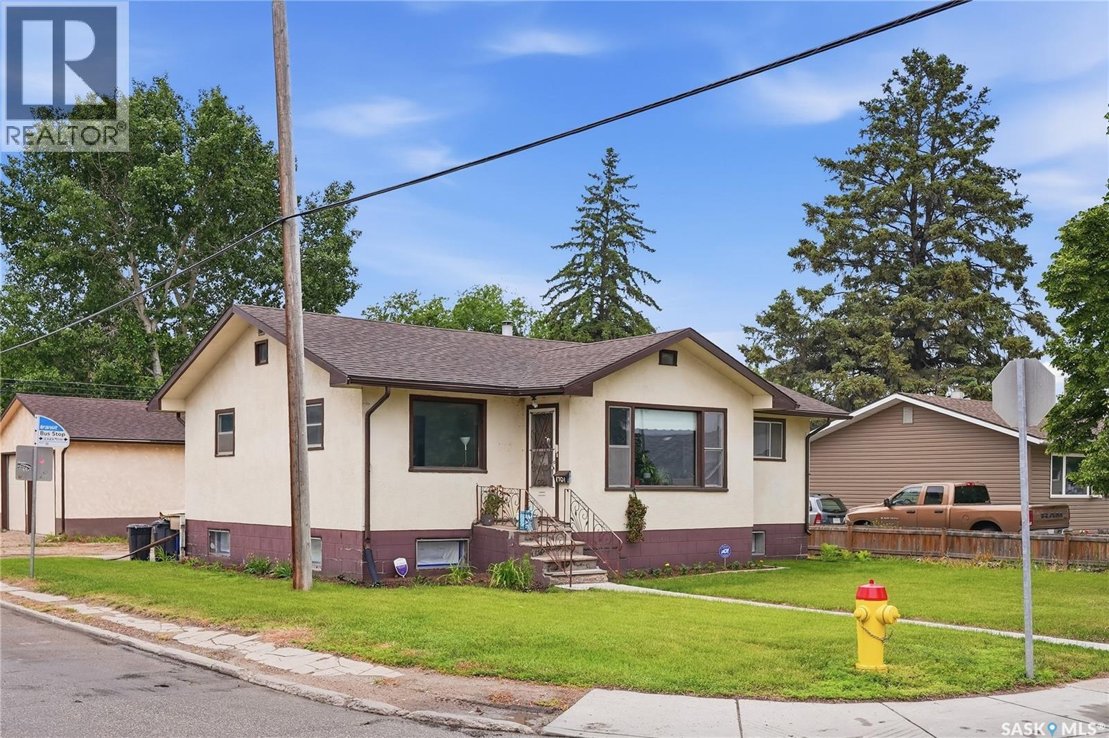 1701 C Avenue N, Saskatoon, SK