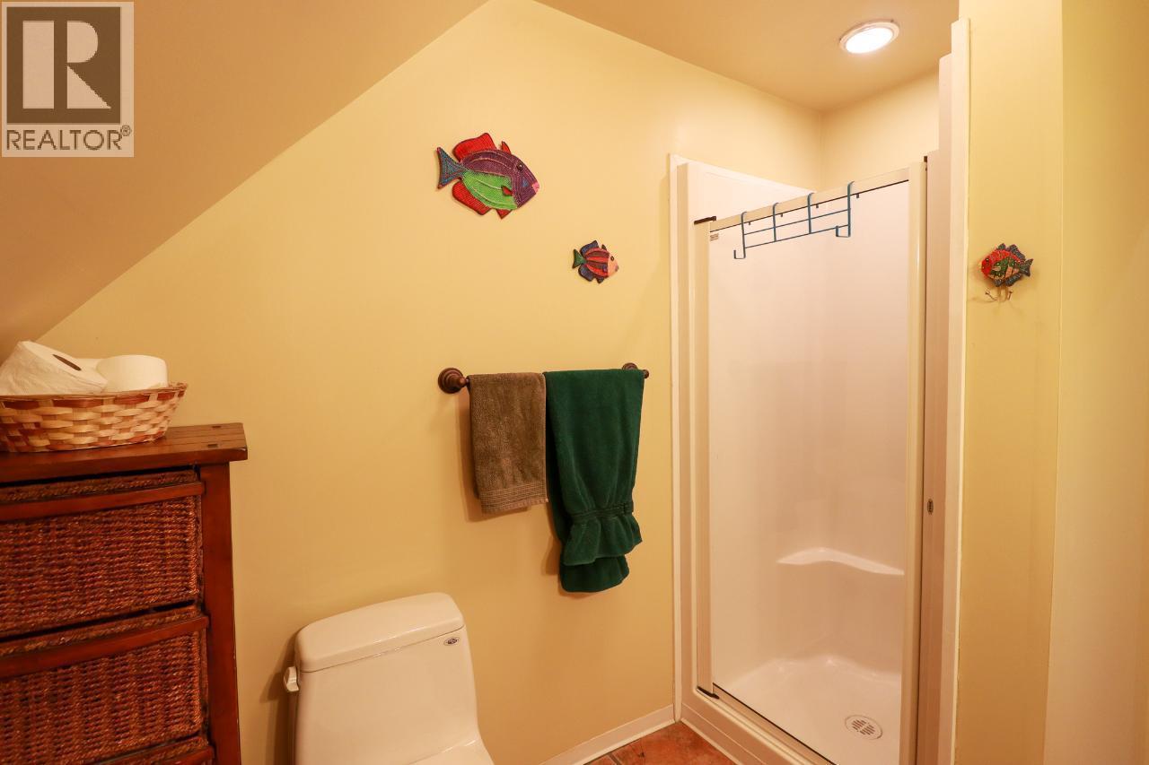 3901 Cottonwood Lane, Naramata, BC - Indoor Photo Showing Bathroom
