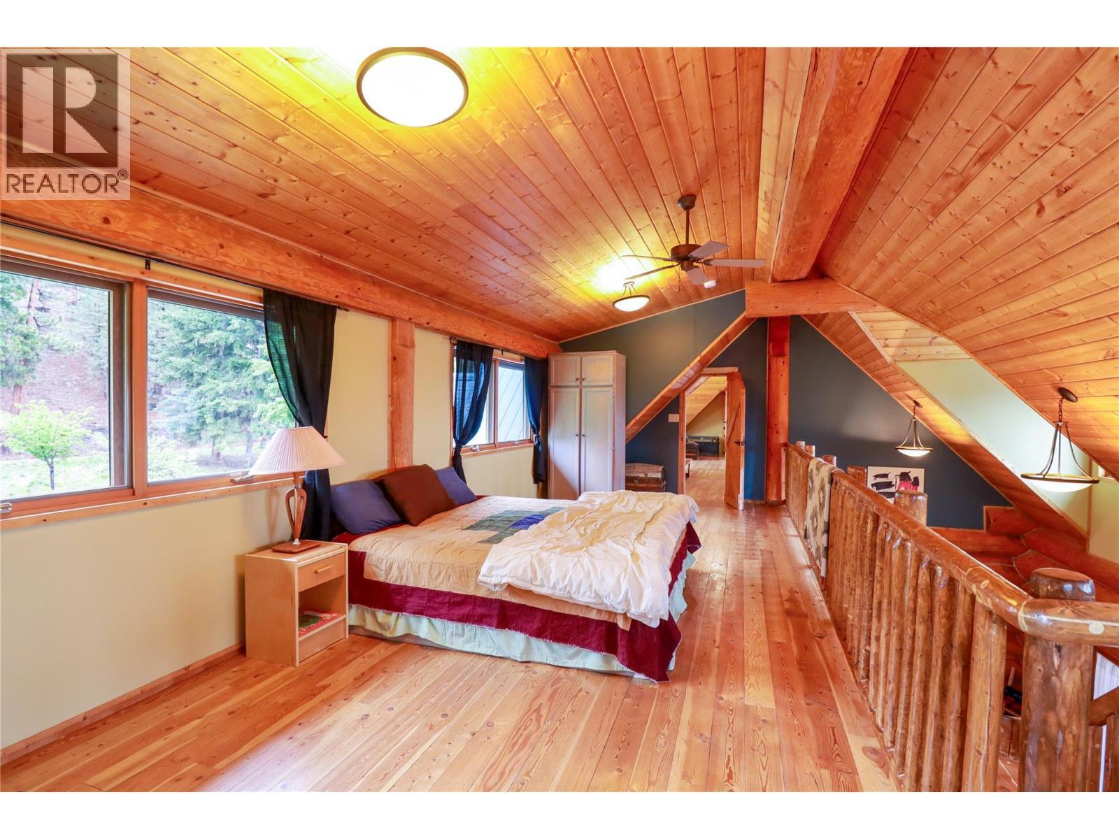 3901 Cottonwood Lane, Naramata, BC - Indoor Photo Showing Bedroom