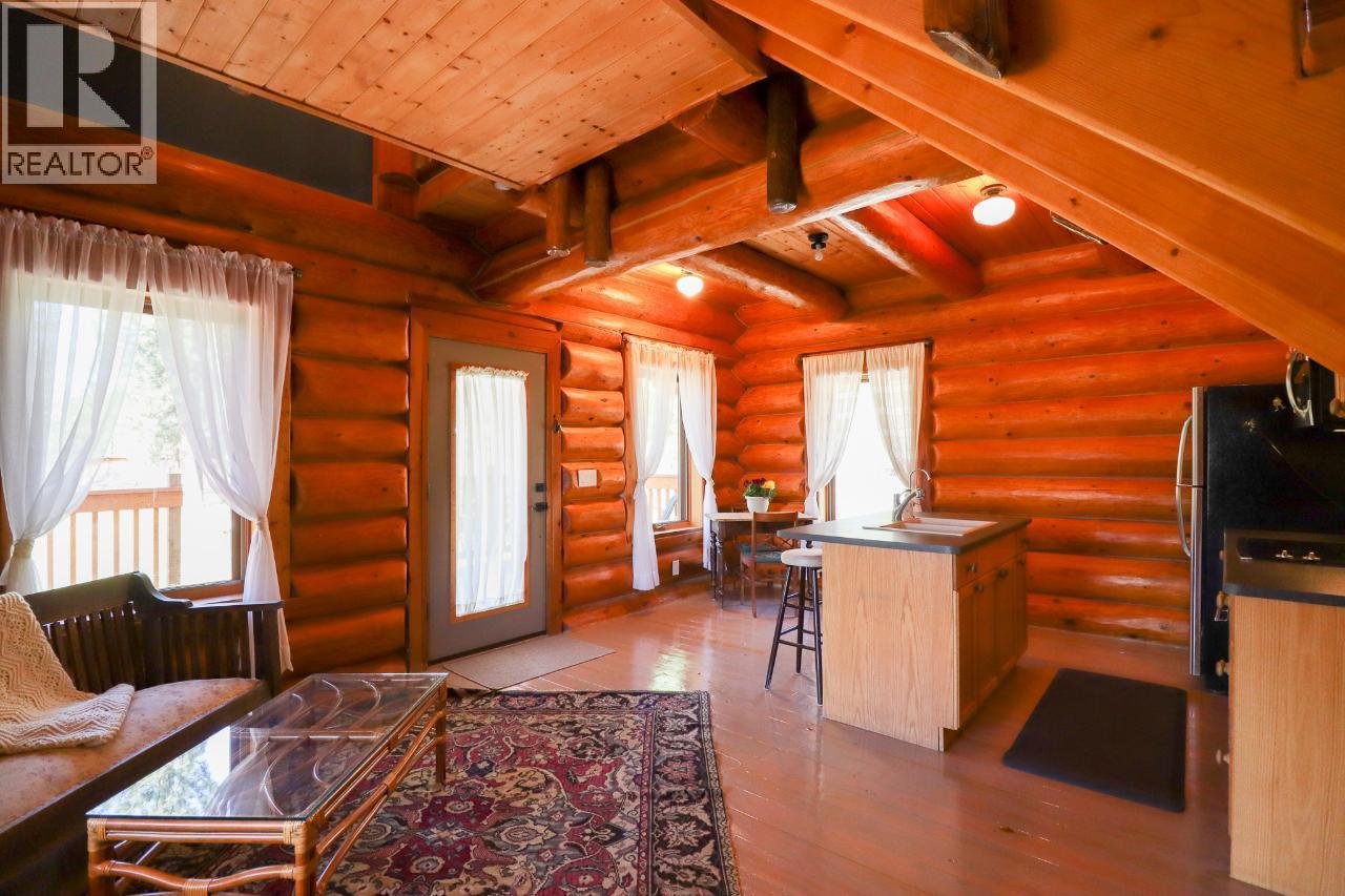 3901 Cottonwood Lane, Naramata, BC - Indoor