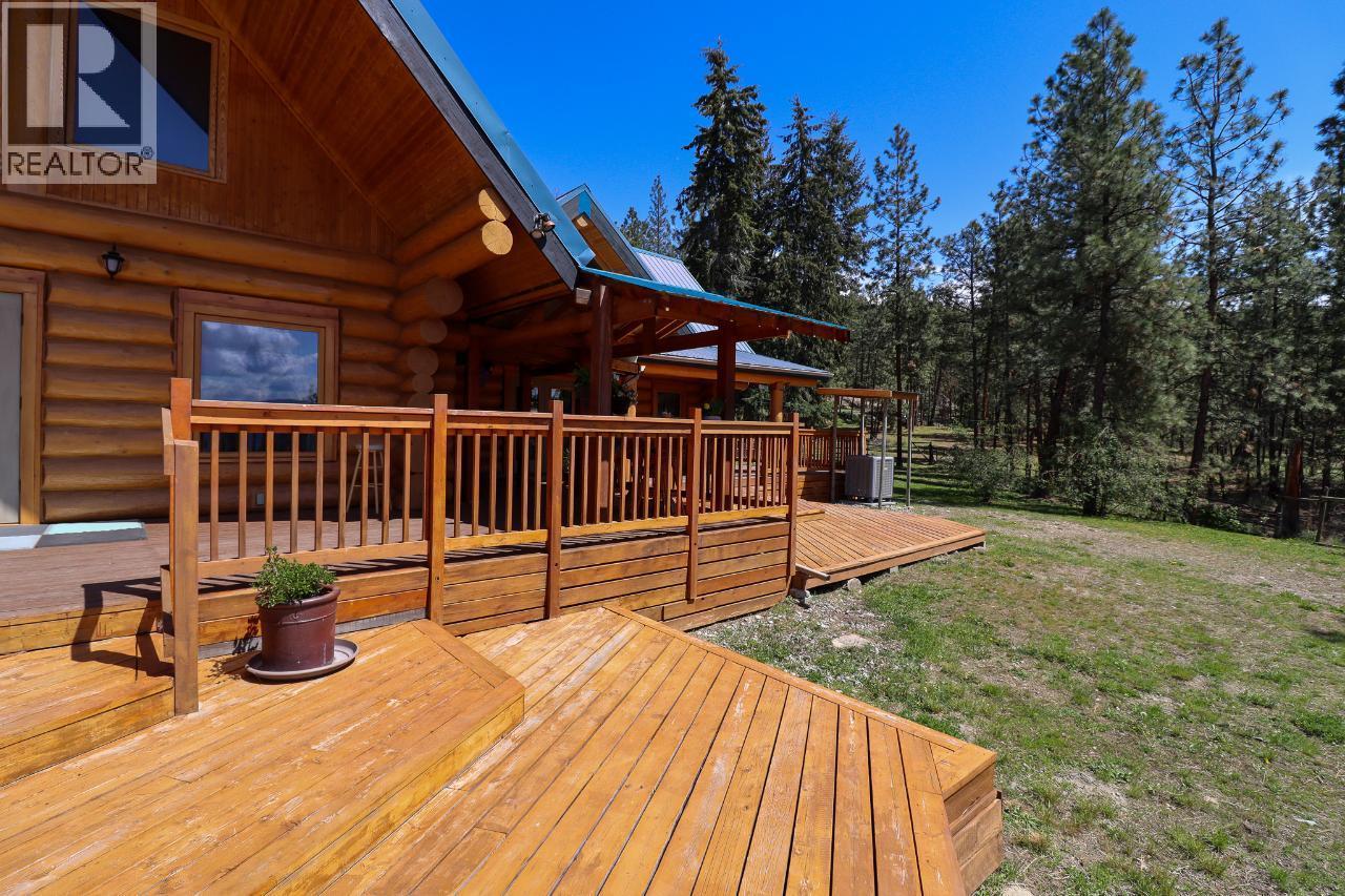 3901 Cottonwood Lane, Naramata, BC - Outdoor