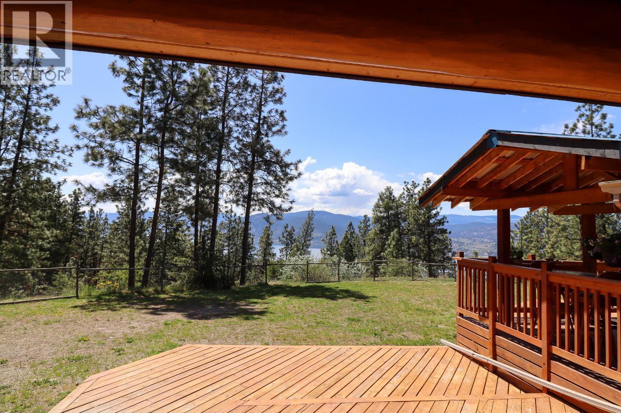 3901 Cottonwood Lane, Naramata, BC - Outdoor