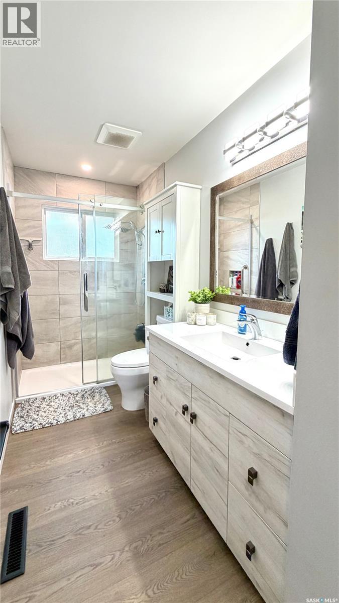 10 Stewart Avenue, Saskatoon, SK